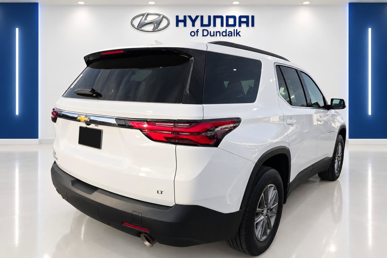Used 2024 Chevrolet Traverse LT FWD image 4