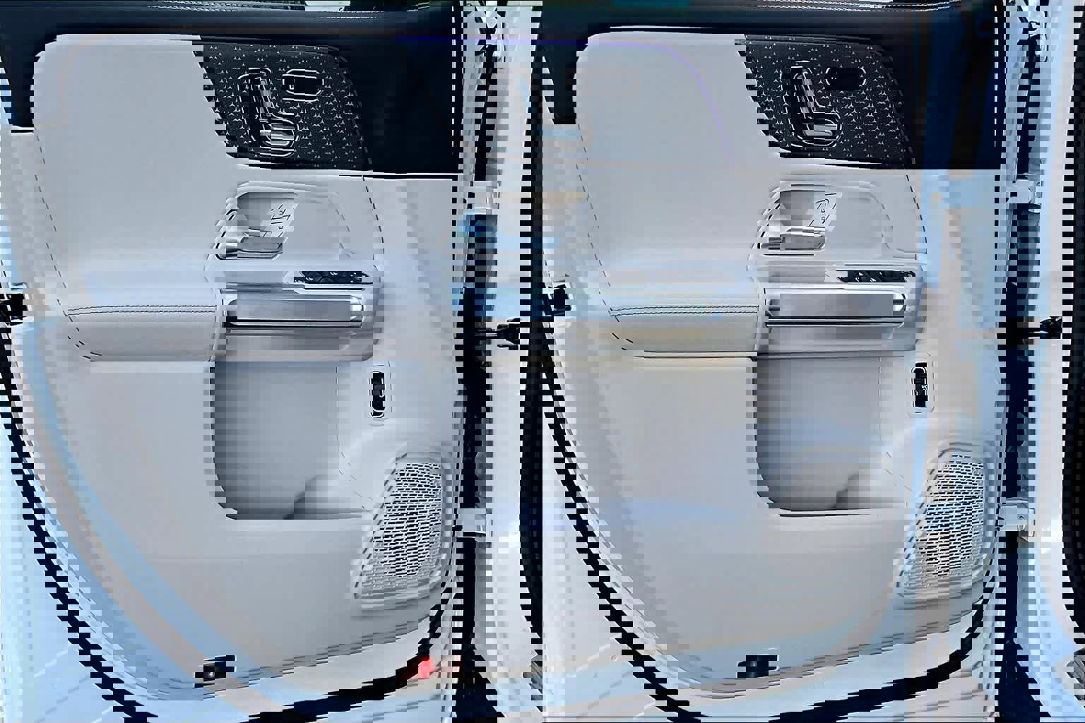 Used 2025 Mercedes-Benz GLB 250 image 10