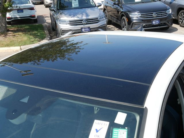 Certified 2023 Volkswagen Jetta SE w/ Panoramic Sunroof Package FWD image 11