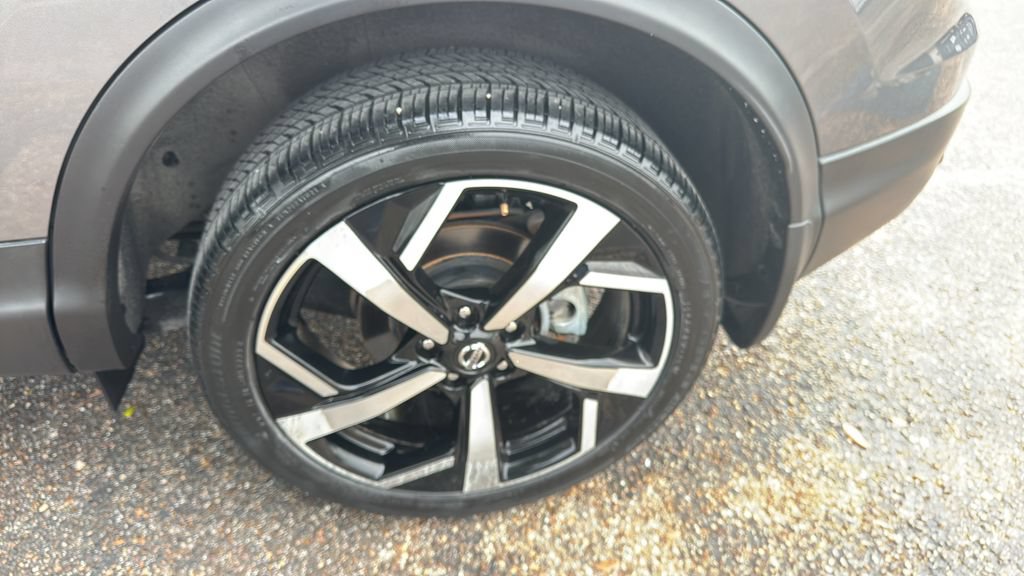 Used 2022 Nissan Rogue Sport SL FWD image 19