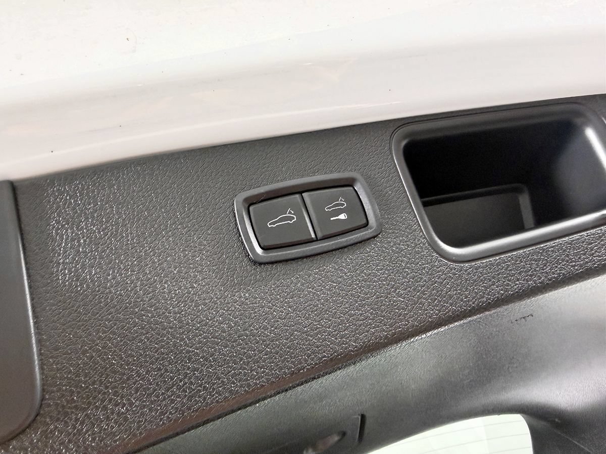 Used 2018 Porsche Macan S AWD/4WD image 14