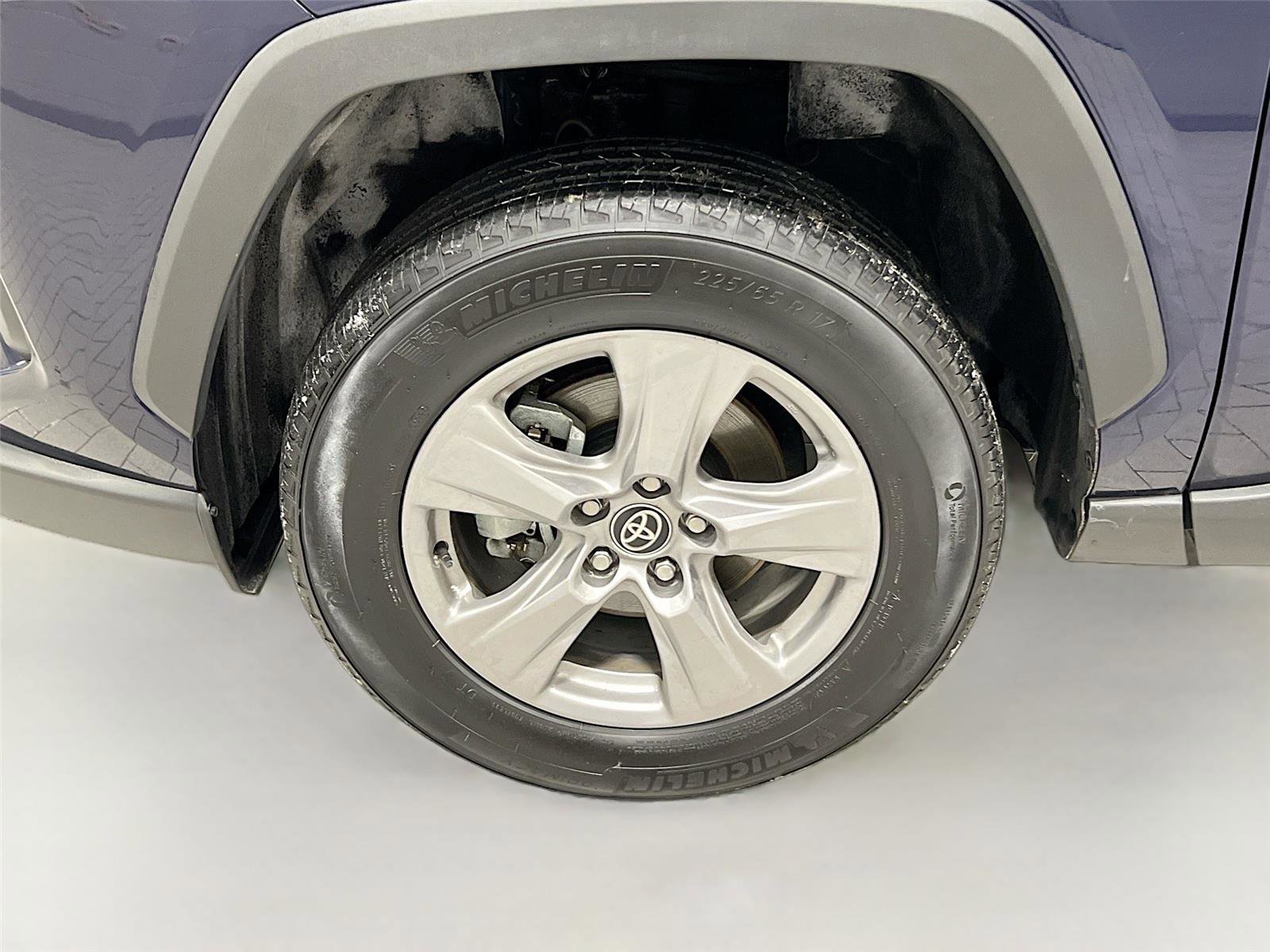 Used 2025 Toyota RAV4 XLE image 31