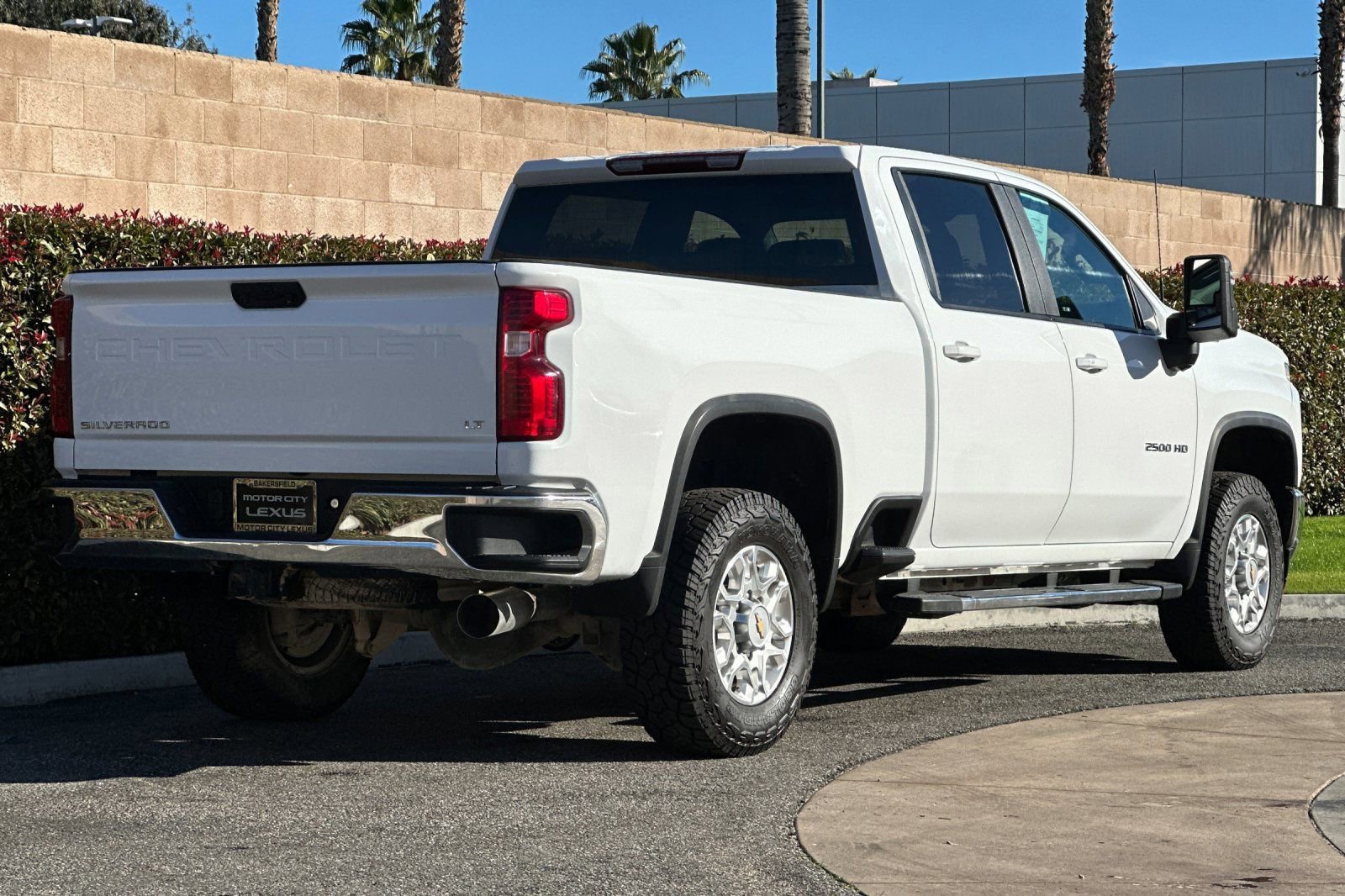Used 2023 Chevrolet Silverado 2500 LT w/ Convenience Package image 4