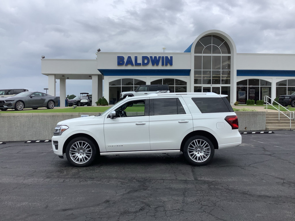 Used 2023 Ford Expedition Platinum AWD/4WD image 4