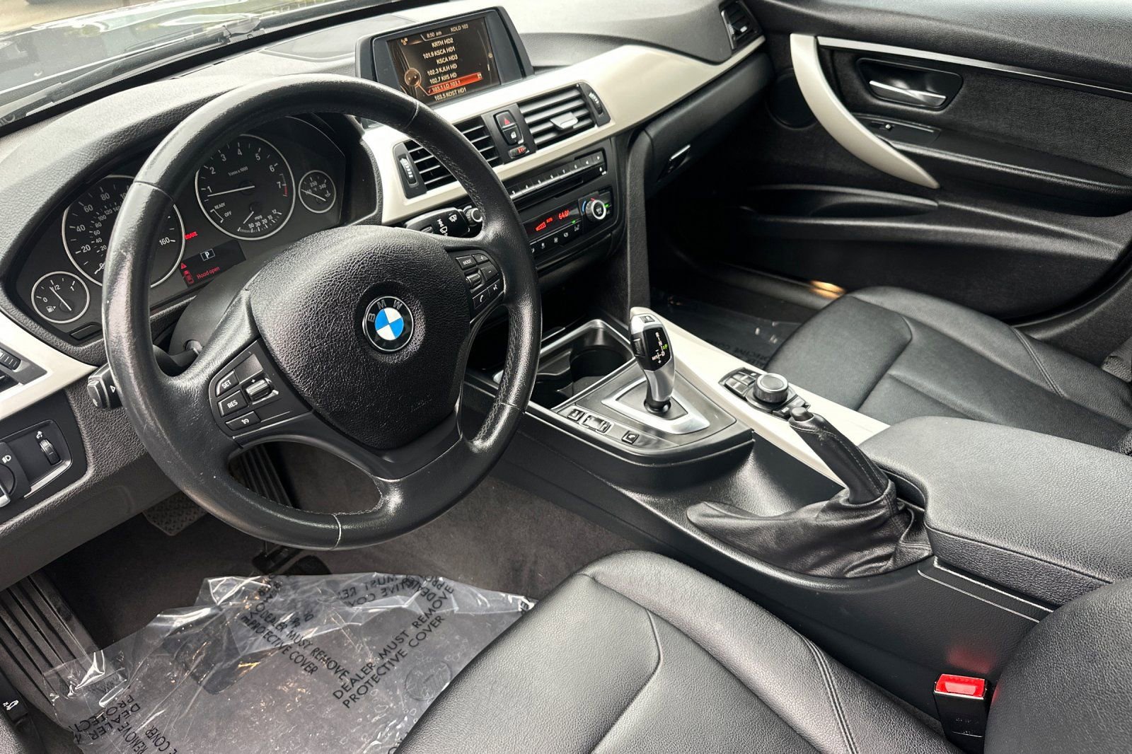 Used 2015 BMW 320i Sedan RWD image 11