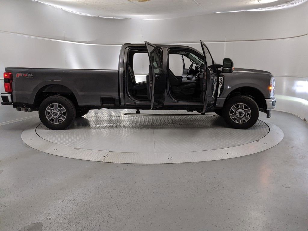 New 2025 Ford F350 Lariat w/ Lariat Ultimate Package image 9