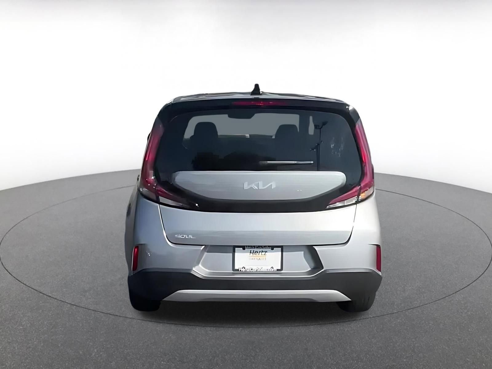 Used 2025 Kia Soul LX w/ LX Technology Package FWD image 10