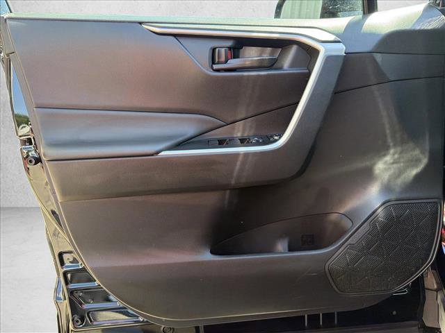 Used 2025 Toyota RAV4 LE AWD/4WD image 9