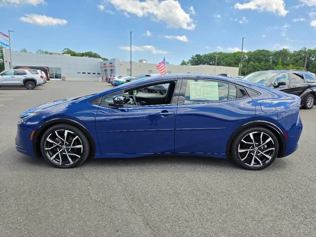 Used 2024 Toyota Prius Prime Premium FWD image 4