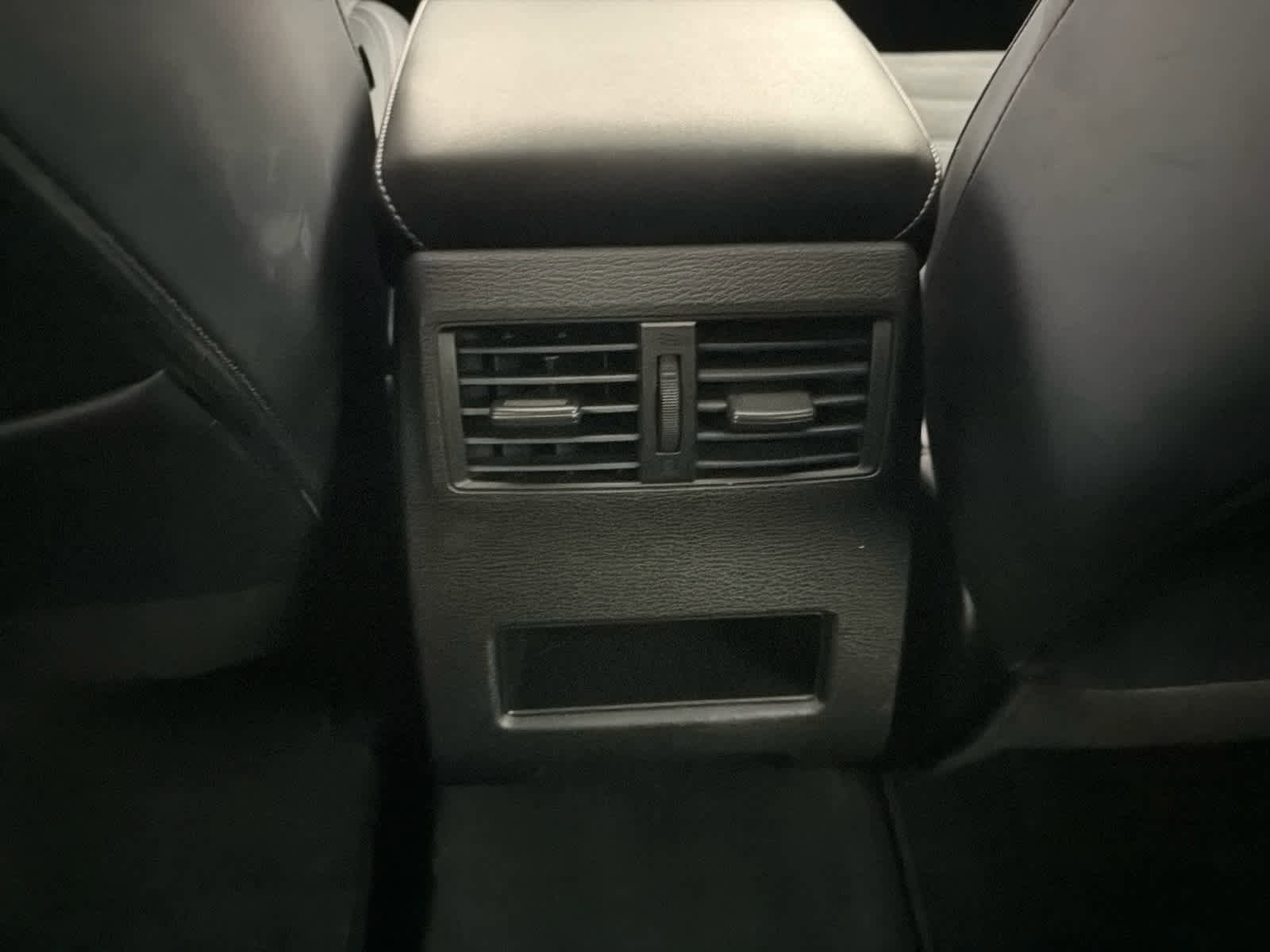 Used 2024 Mitsubishi Outlander SE Black Edition FWD image 21