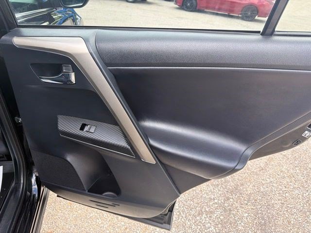 Used 2013 Toyota RAV4 Limited AWD/4WD image 17
