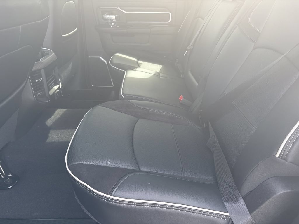 New 2026 RAM 2500 Laramie AWD/4WD image 34