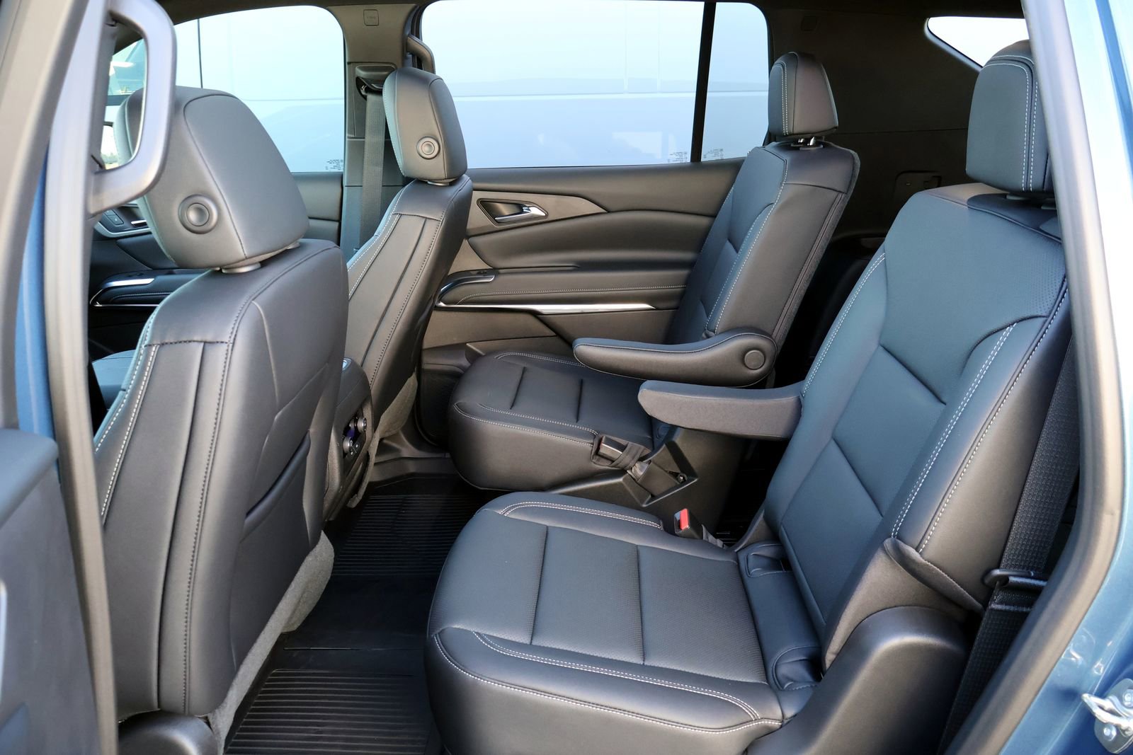 New 2026 Chevrolet Traverse LT w/ Sun and Wheel Package image 8