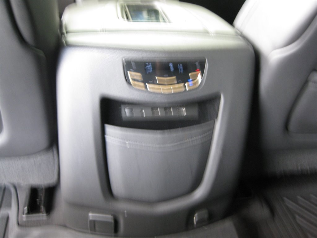 Used 2019 Cadillac Escalade Premium Luxury w/ Escalade Sport Edition image 35