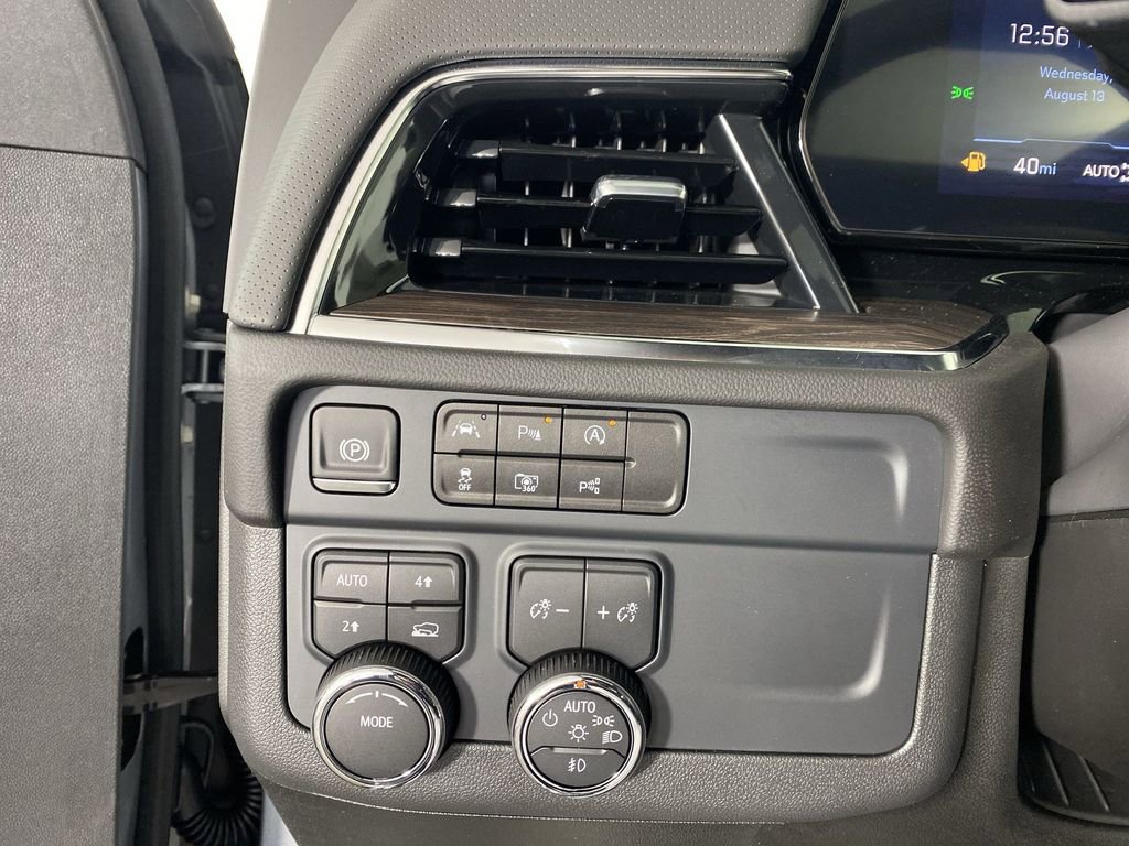 New 2025 Chevrolet Suburban Premier image 19