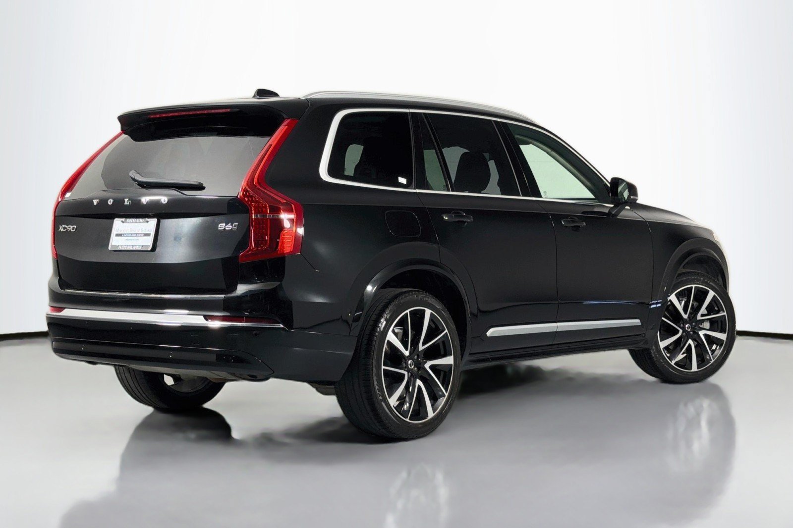 Used 2024 Volvo XC90 B6 Ultimate w/ Lounge Package AWD/4WD image 13