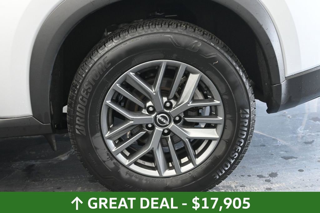 Used 2024 Nissan Rogue S FWD image 15
