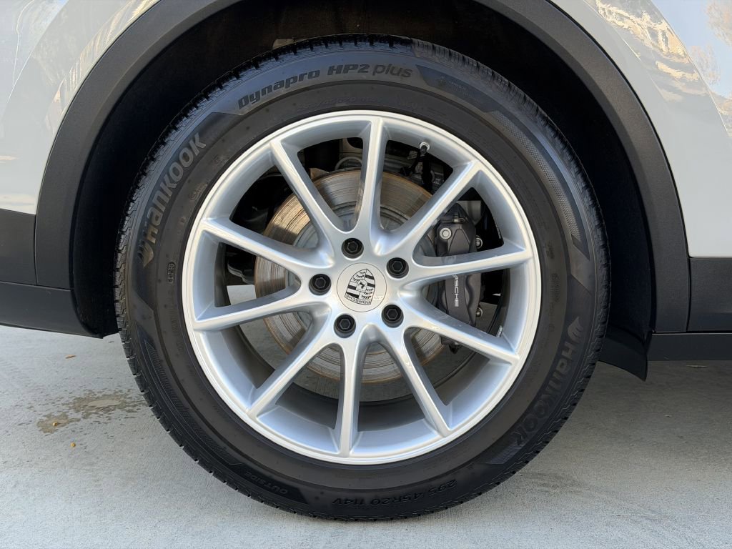 Used 2024 Porsche Cayenne Coupe image 17