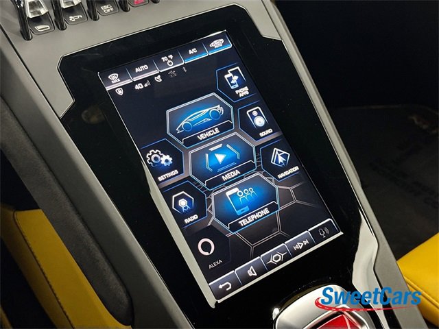 Used 2021 Lamborghini Huracan EVO image 18