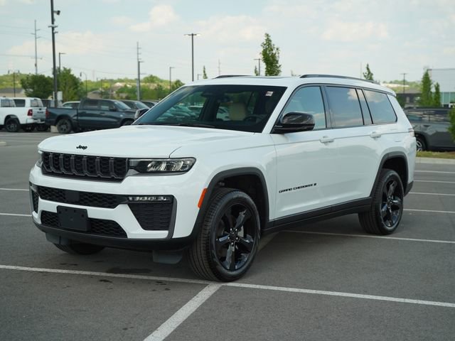 New 2026 Jeep Grand Cherokee L Limited w/ Limited Altitude Package AWD/4WD image 3