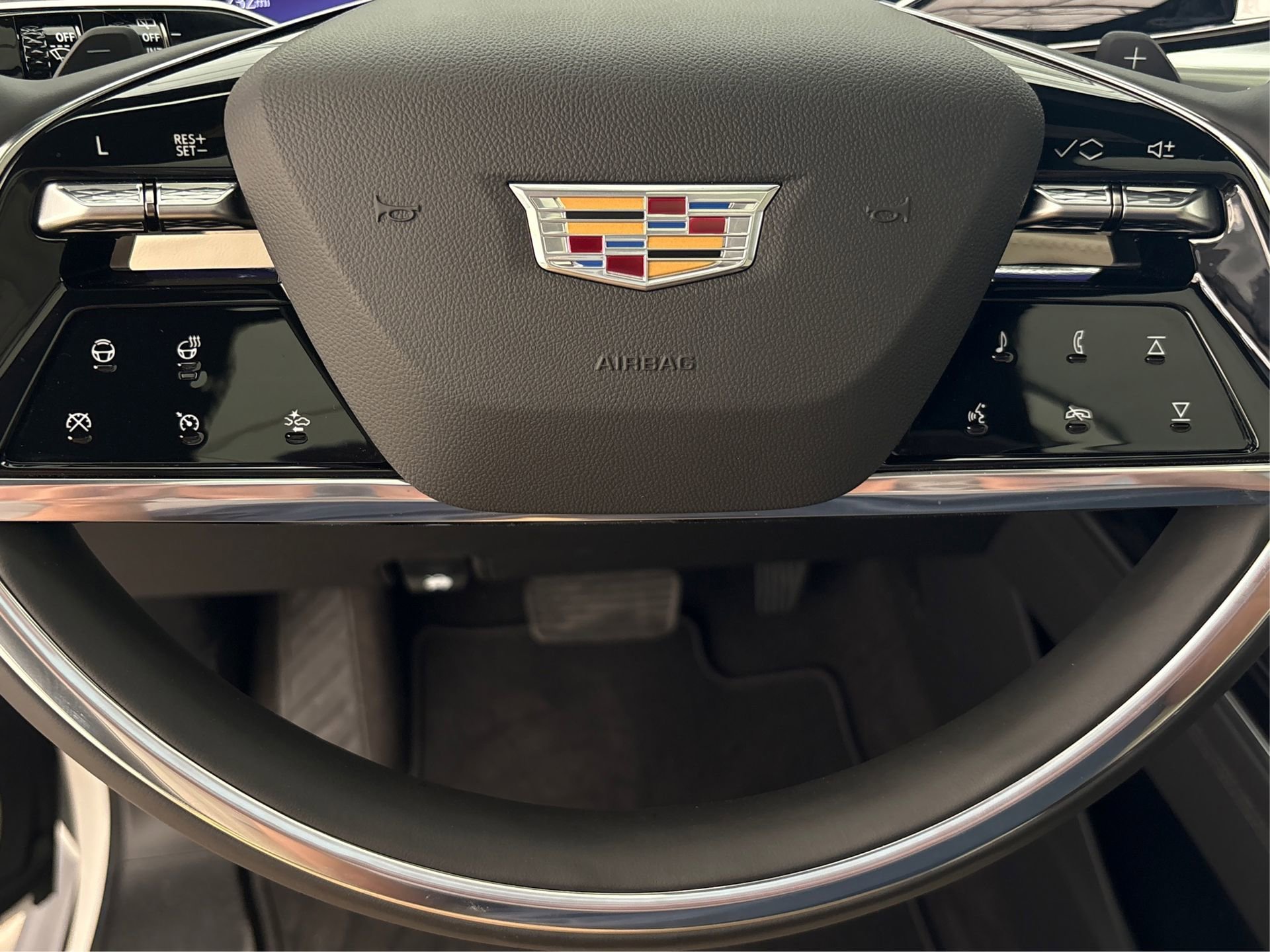 New 2025 Cadillac Escalade ESV Sport w/ Touring Package image 19