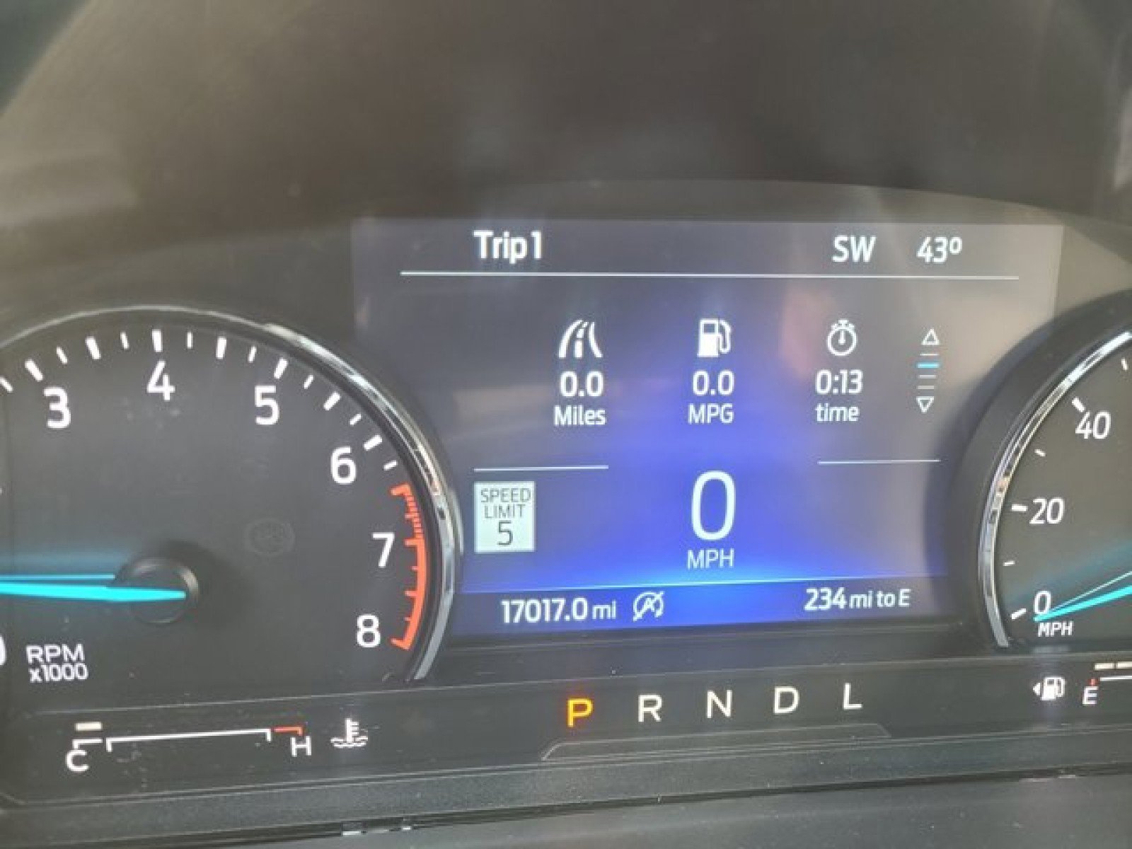 Used 2022 Ford Explorer Limited w/ Equipment Group 301A AWD/4WD image 26