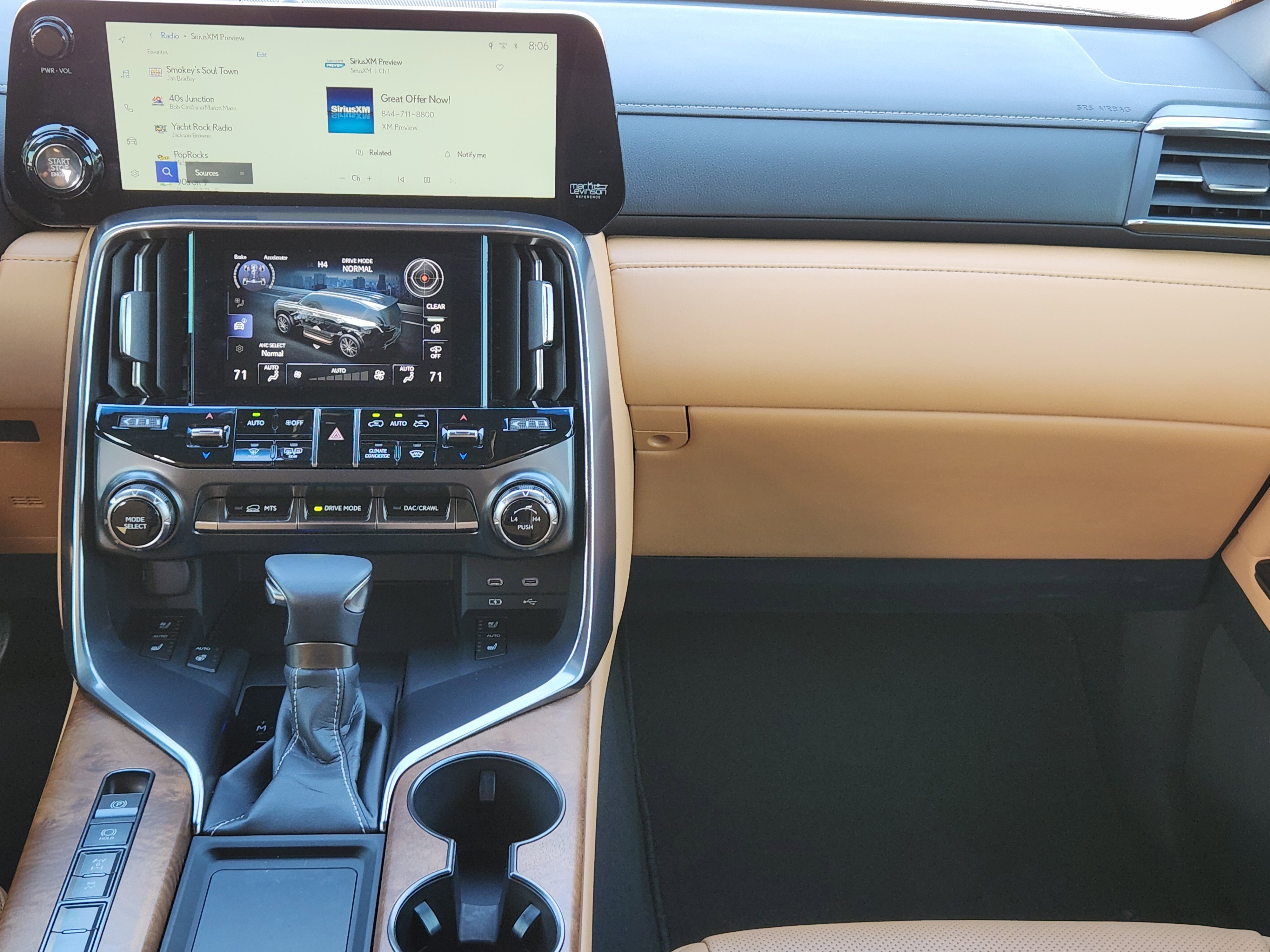 Used 2025 Lexus LX 600 4WD w/ Luxury Package image 34