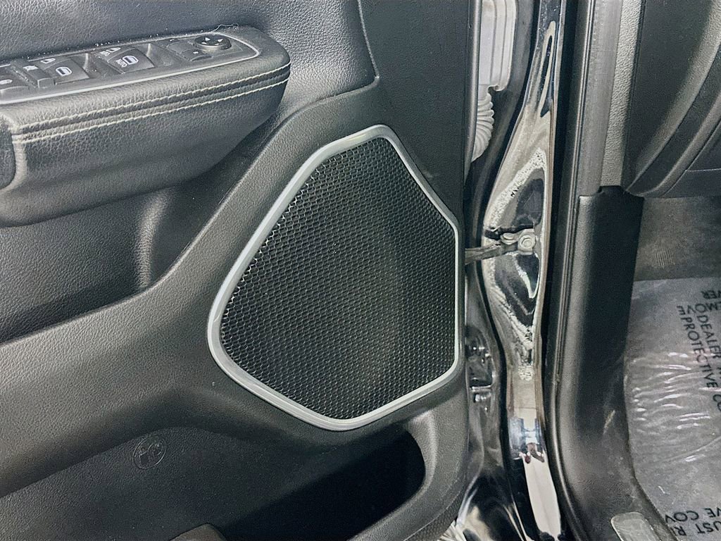 Used 2020 RAM 1500 Laramie AWD/4WD image 25