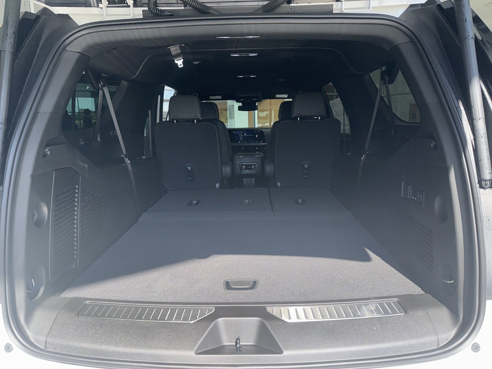 New 2025 Chevrolet Suburban Premier image 12