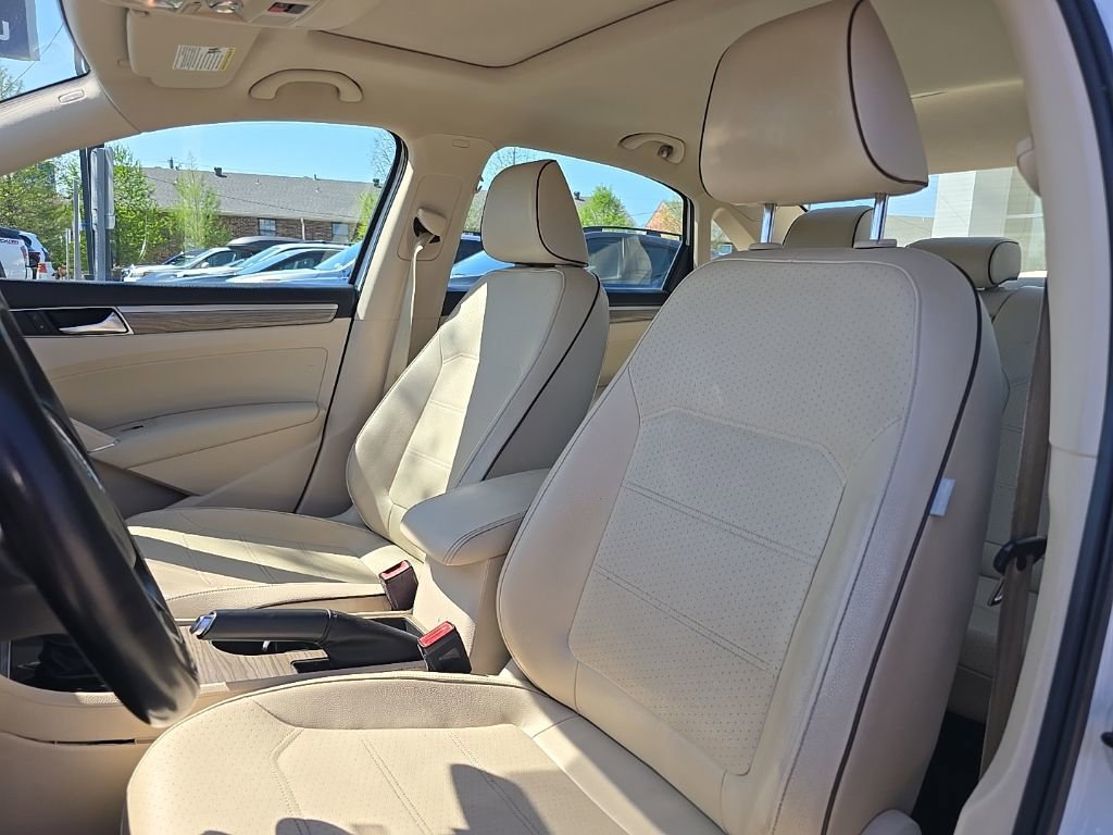 Used 2017 Volkswagen Passat 1.8T SE image 15