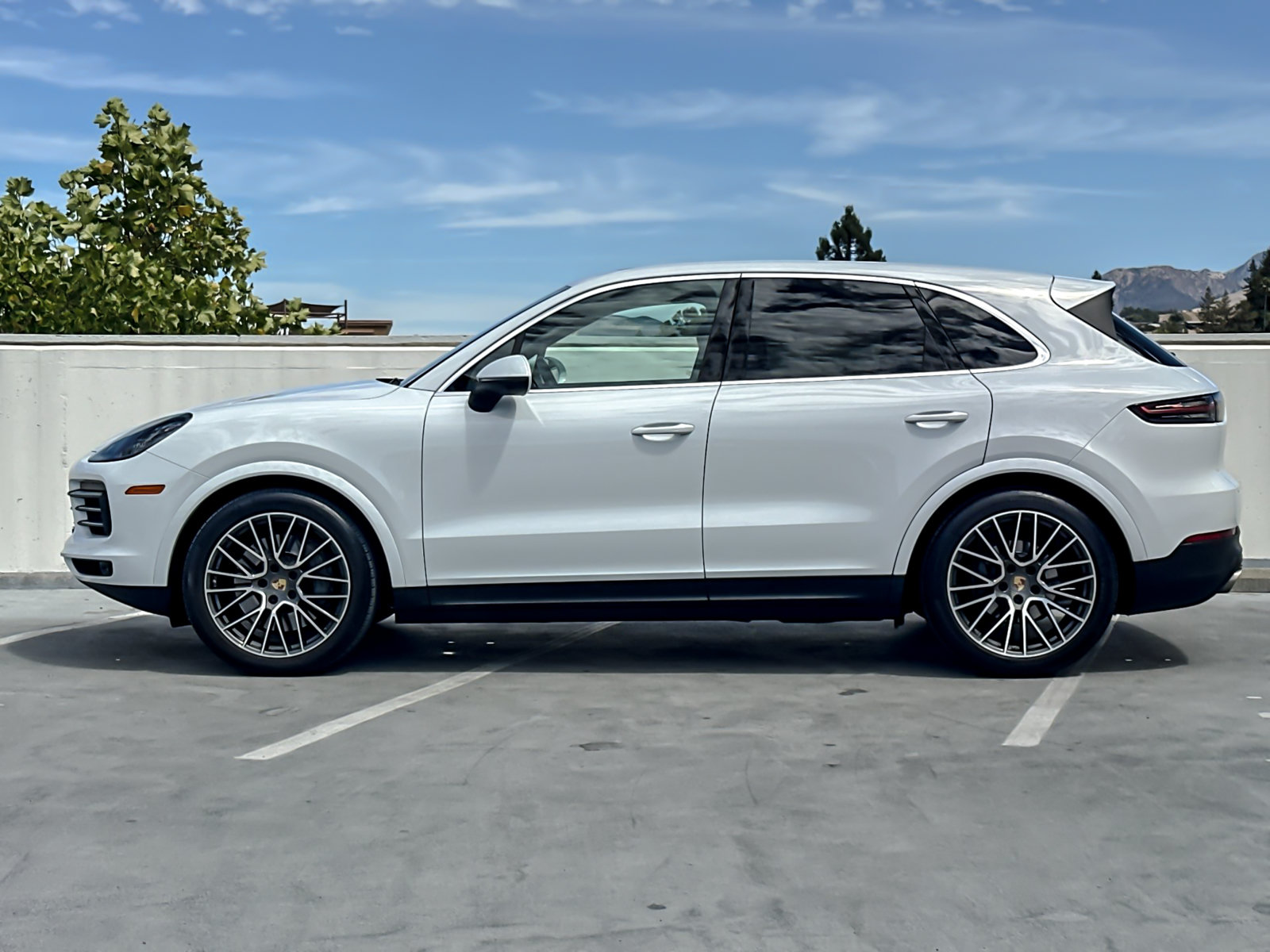 Certified 2022 Porsche Cayenne S AWD/4WD image 3
