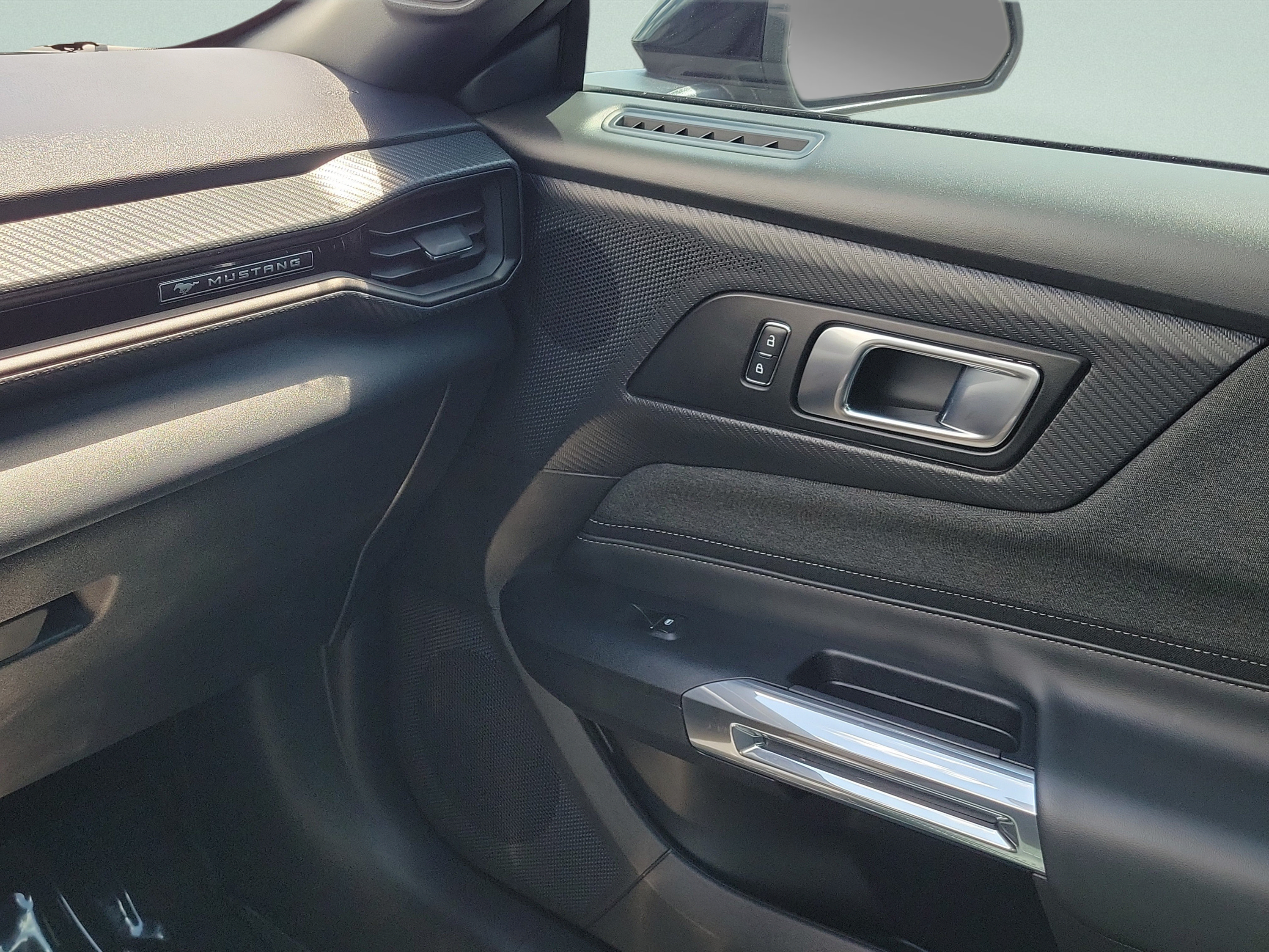 Used 2025 Ford Mustang GT RWD image 21