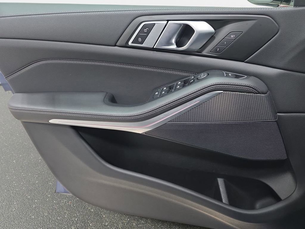 Used 2020 BMW X5 xDrive40i w/ M Sport Package image 26