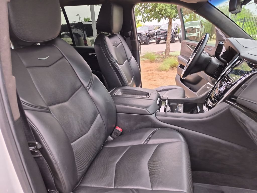 Used 2018 Cadillac Escalade Platinum AWD/4WD image 37