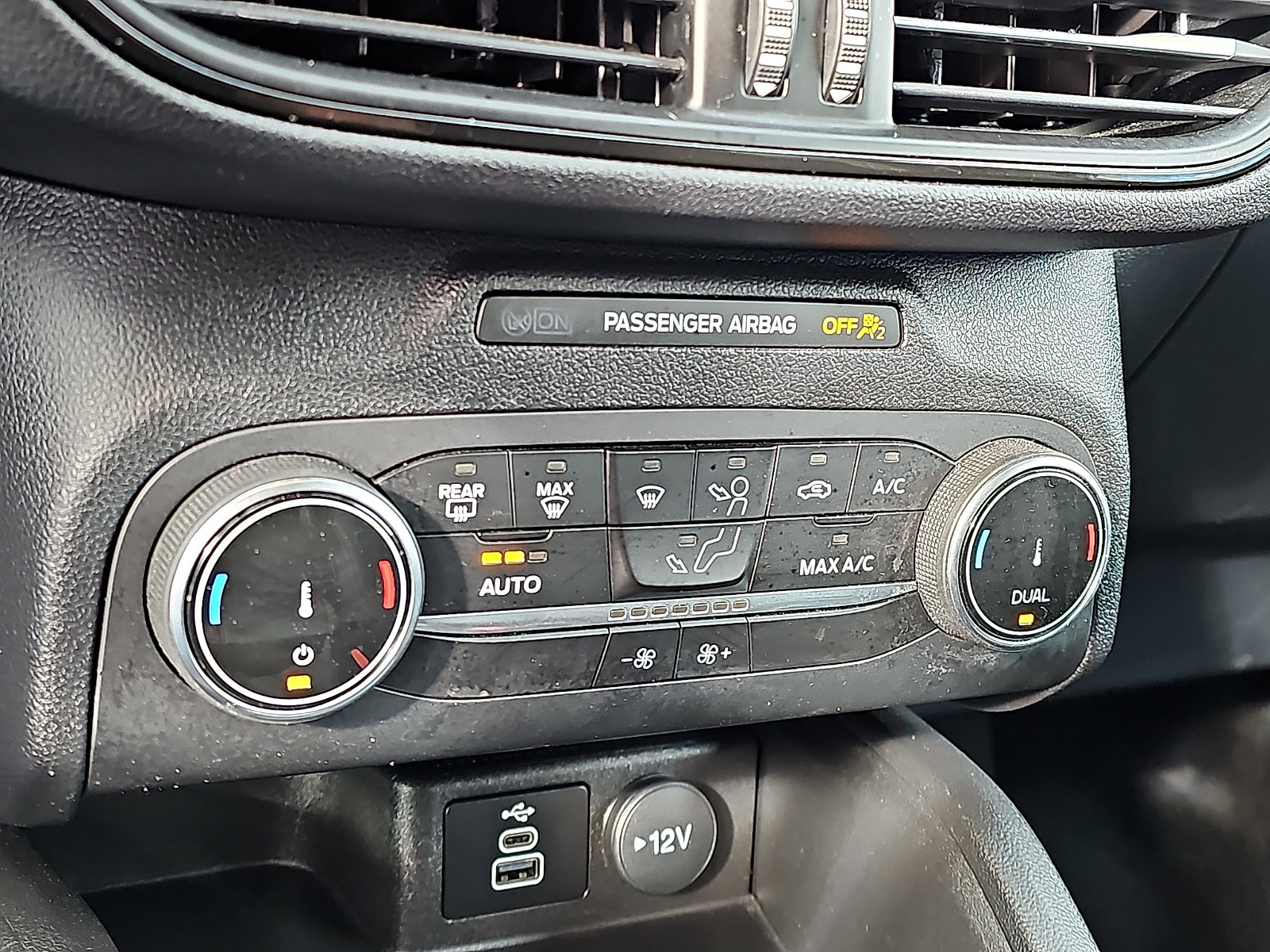 Used 2025 Ford Escape ST-Line image 16