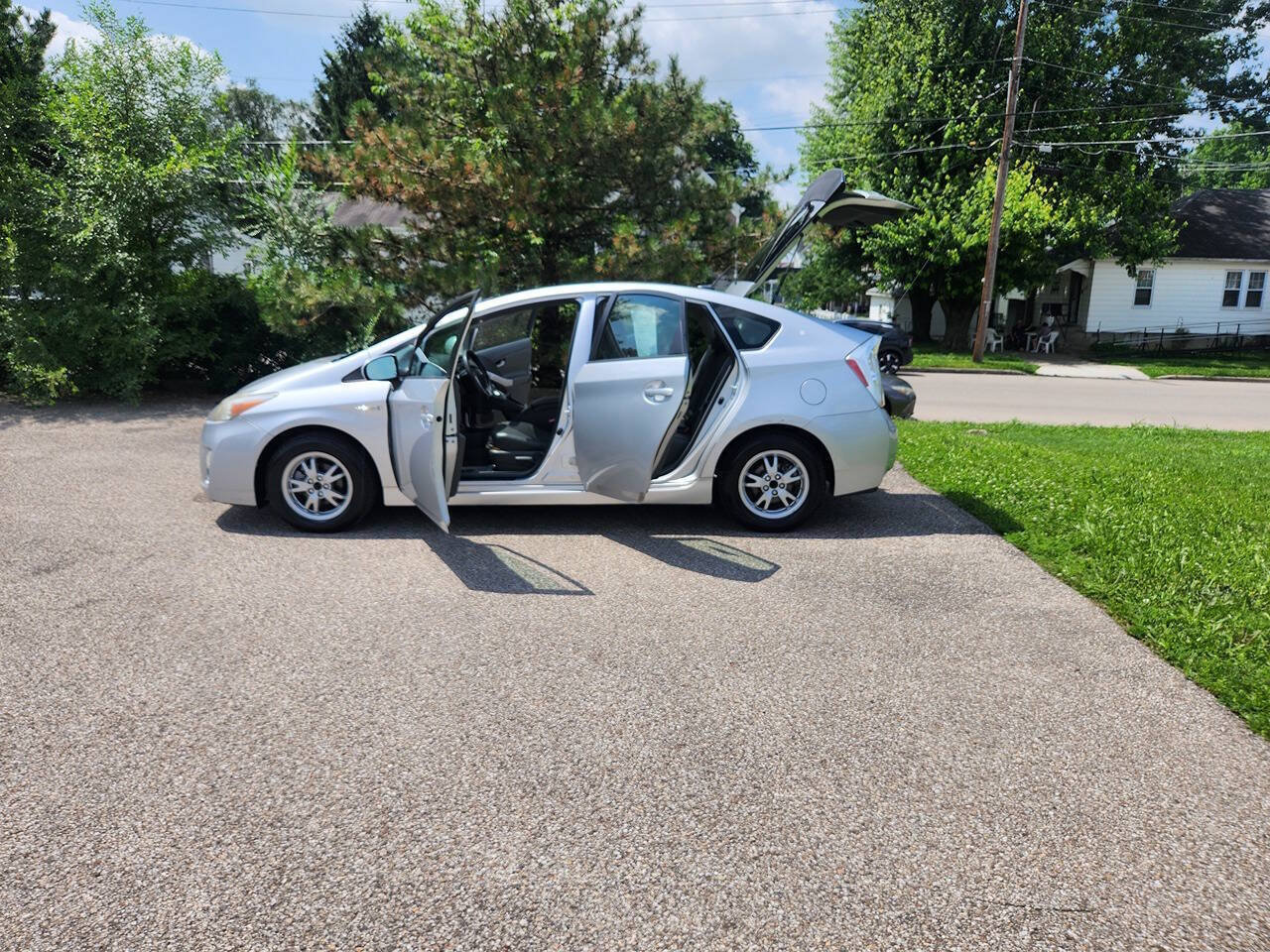 Used 2010 Toyota Prius One FWD image 28
