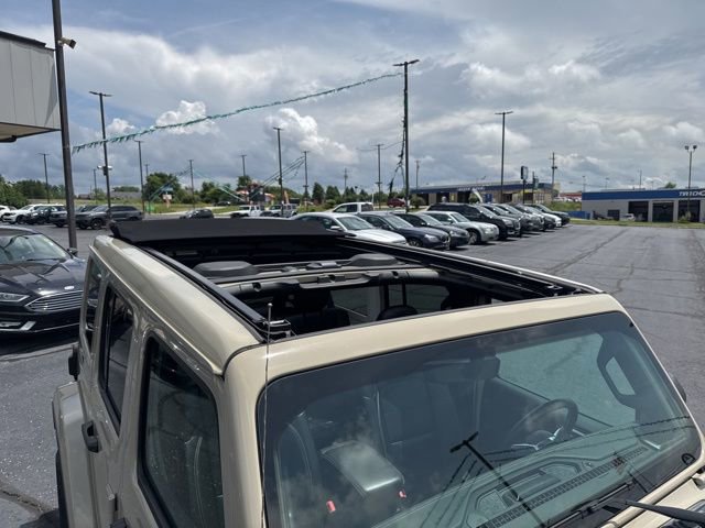 Used 2022 Jeep Wrangler Unlimited Sahara w/ Cold Weather Group image 9