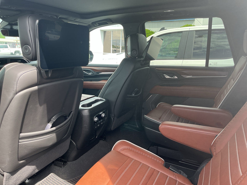 Used 2024 GMC Yukon Denali Ultimate AWD/4WD image 11