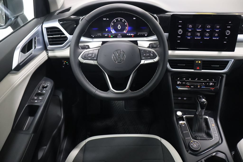 New 2026 Volkswagen Taos SE AWD/4WD image 16