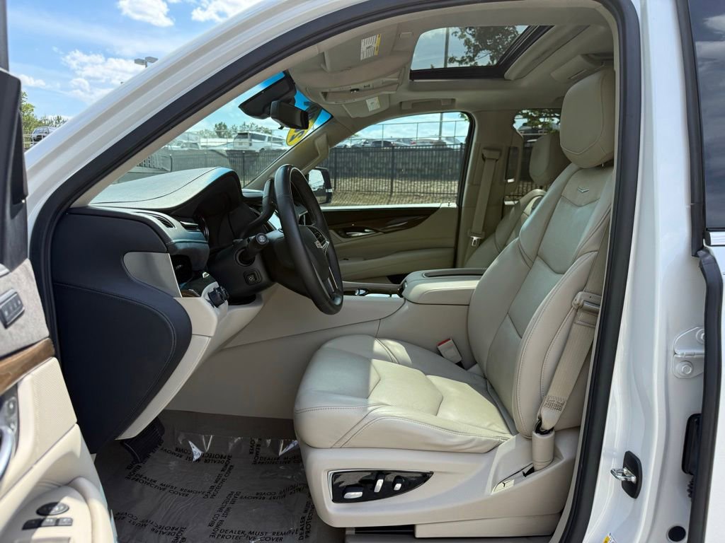Used 2020 Cadillac Escalade Premium Luxury AWD/4WD image 31