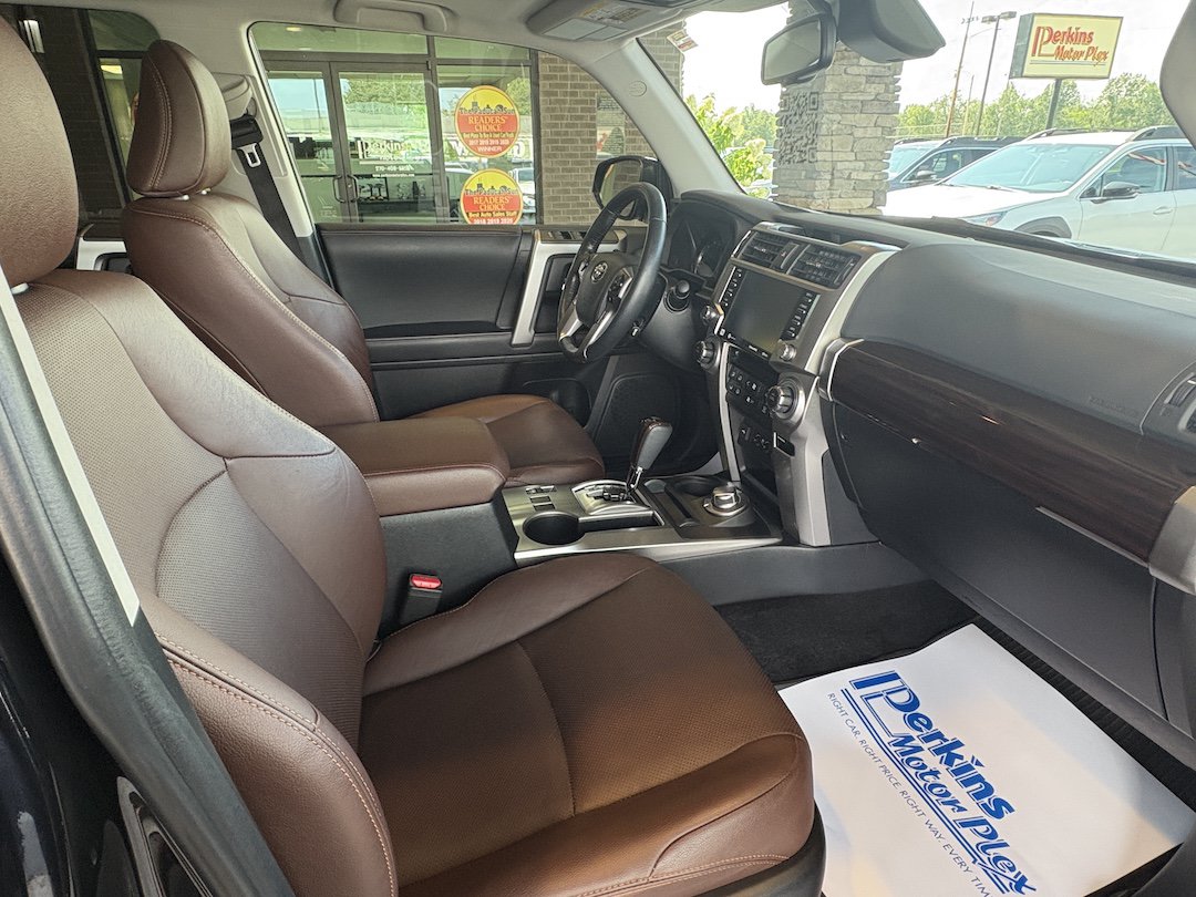 Used 2023 Toyota 4Runner Limited AWD/4WD image 31