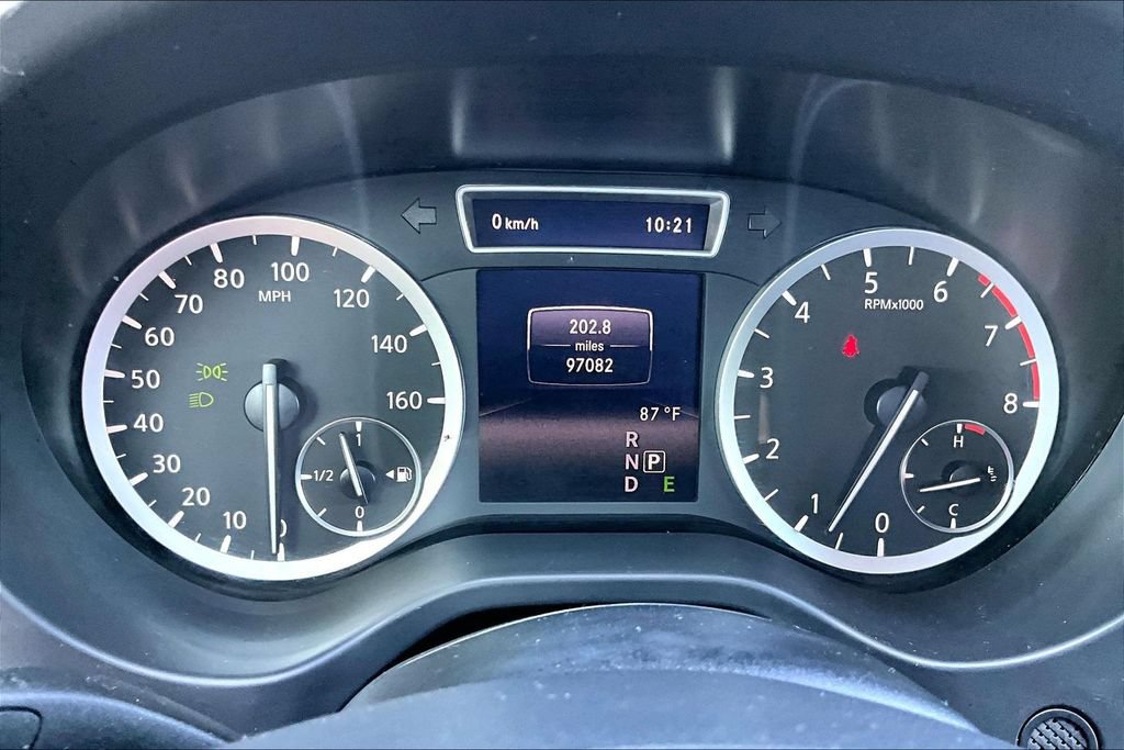 Used 2017 INFINITI QX30 Premium w/ Navigation Package FWD image 13