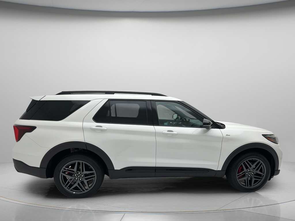 Used 2025 Ford Explorer ST-Line w/ ST-Line Street Pack AWD/4WD image 6