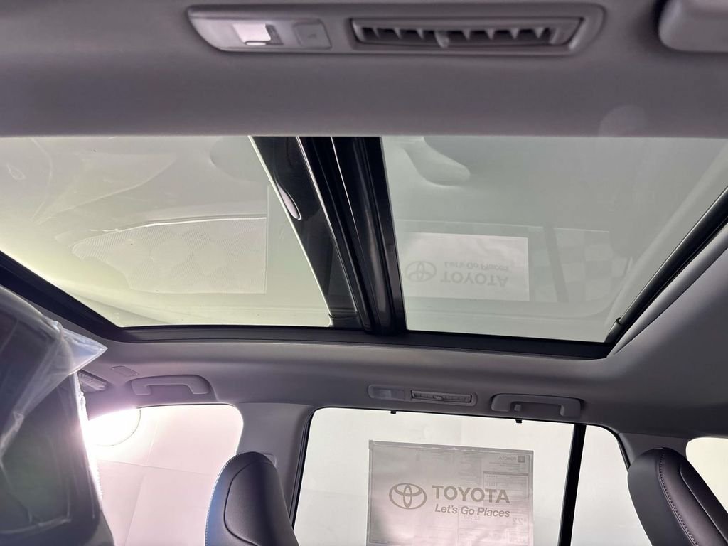 New 2026 Toyota Grand Highlander AWD image 8