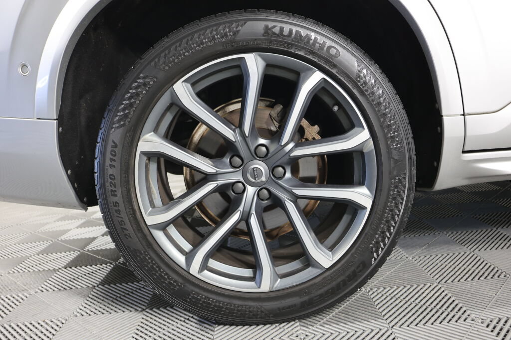 Used 2016 Volvo XC90 T6 Momentum w/ Momentum Plus Package AWD/4WD image 4