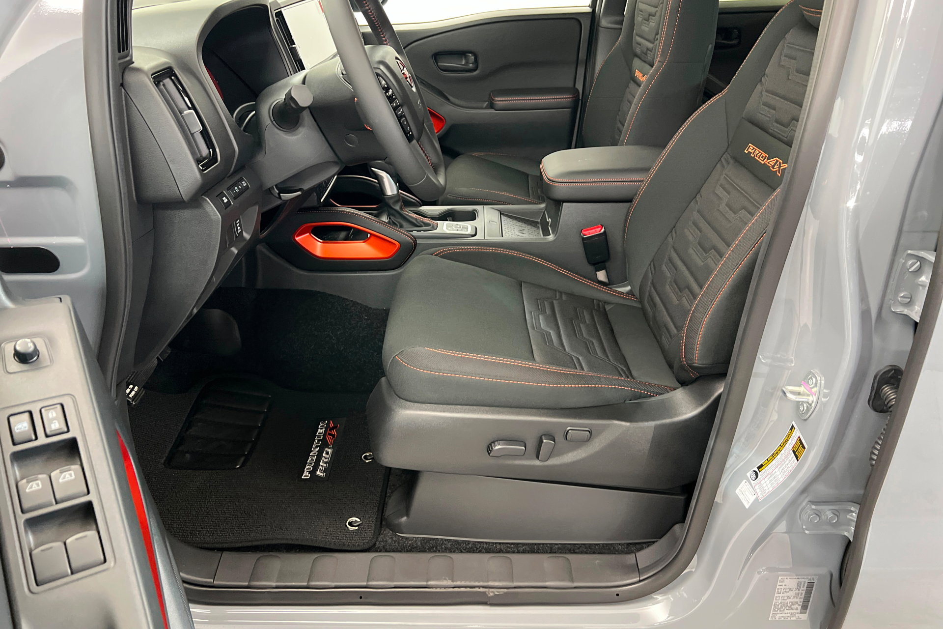 New 2026 Nissan Frontier PRO-4X w/ Pro-4x Convenience Package AWD/4WD image 17