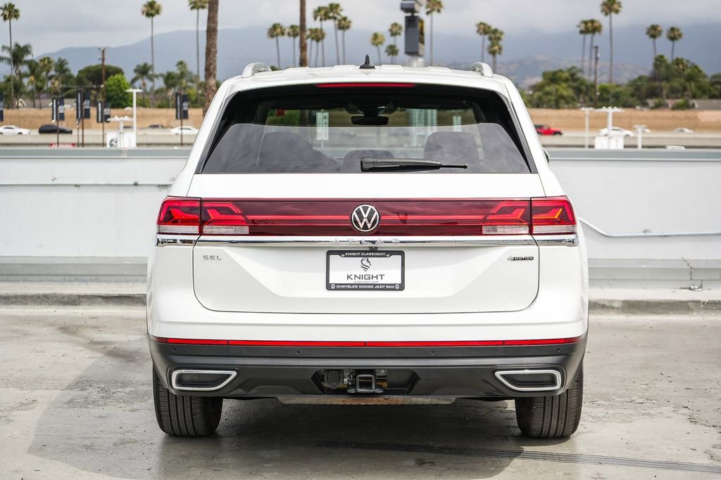 Used 2025 Volkswagen Atlas SEL AWD/4WD image 8
