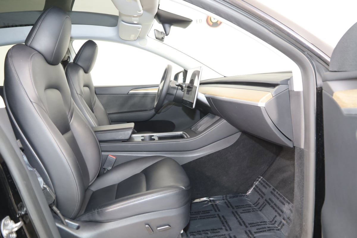 Used 2023 Tesla Model Y Long Range image 13