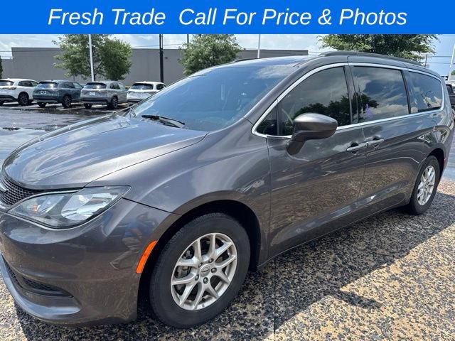 Used 2021 Chrysler Voyager Lxi FWD image 3