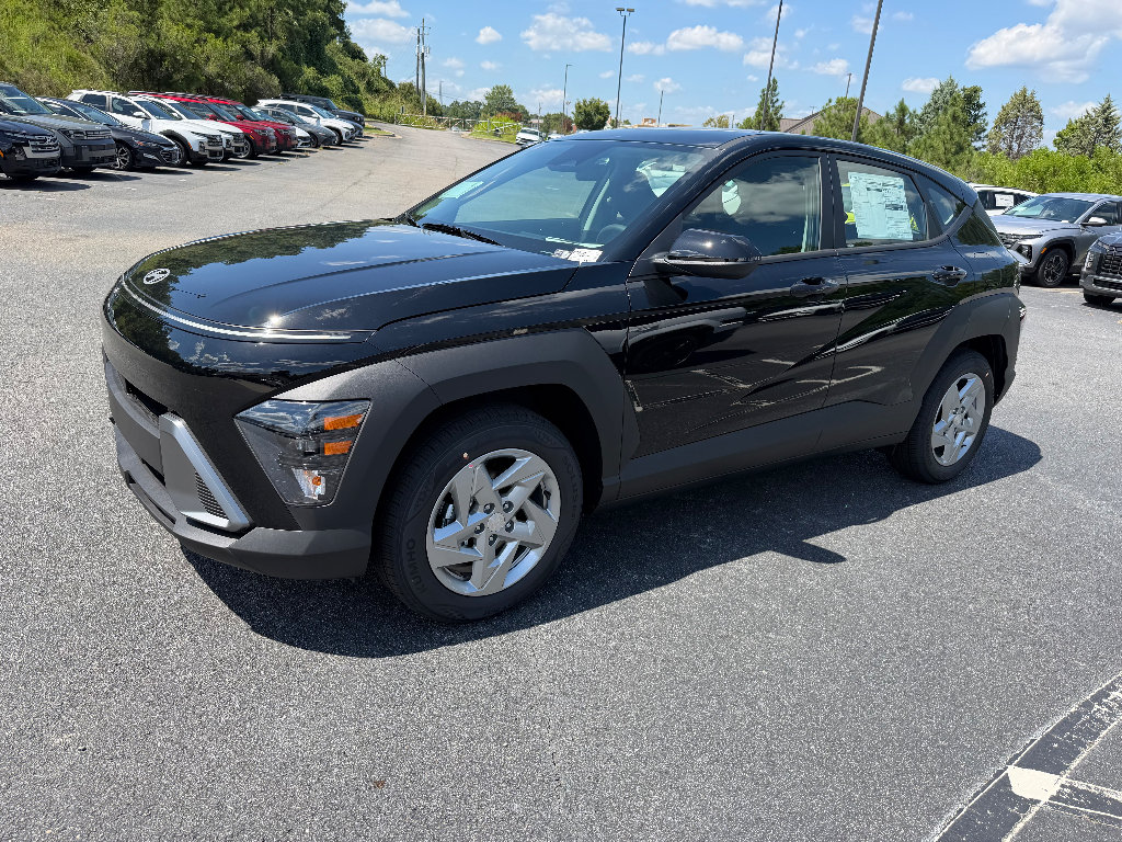New 2027 Hyundai Kona SE FWD image 2